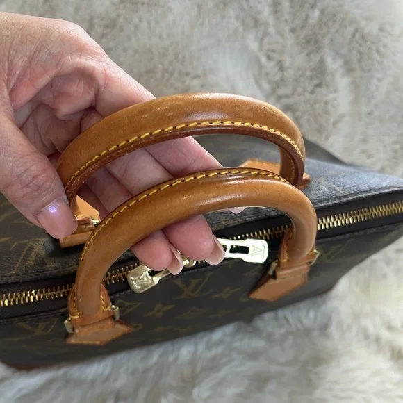 Authentic Alma PM - Picture 12 of 17